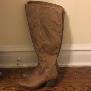 Fergalicious Wide Calf Boots Size 7
